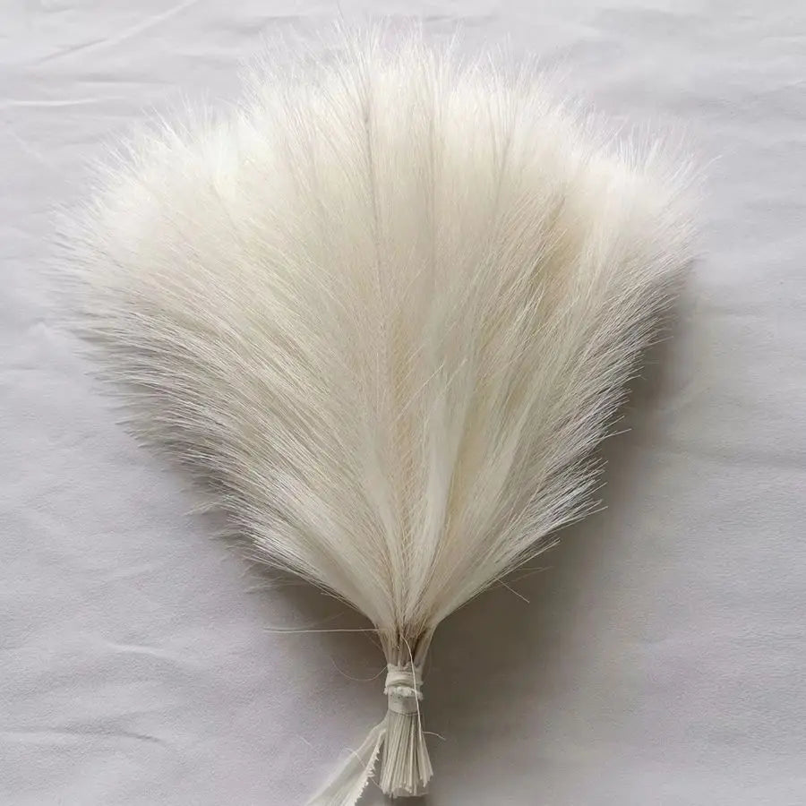 Elegant Pampas Grass Reed Artificial Plant for Stunning Wedding Bouquets and Festive Table Decor